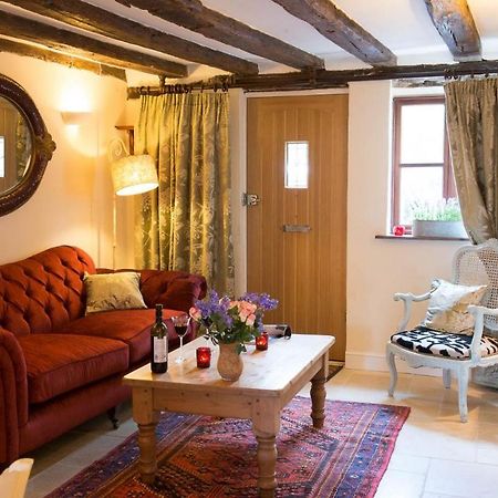 Meddlars A Historic Cottage On The Countryside Edge Of A Vibrant Market Town Hadleigh  Buitenkant foto