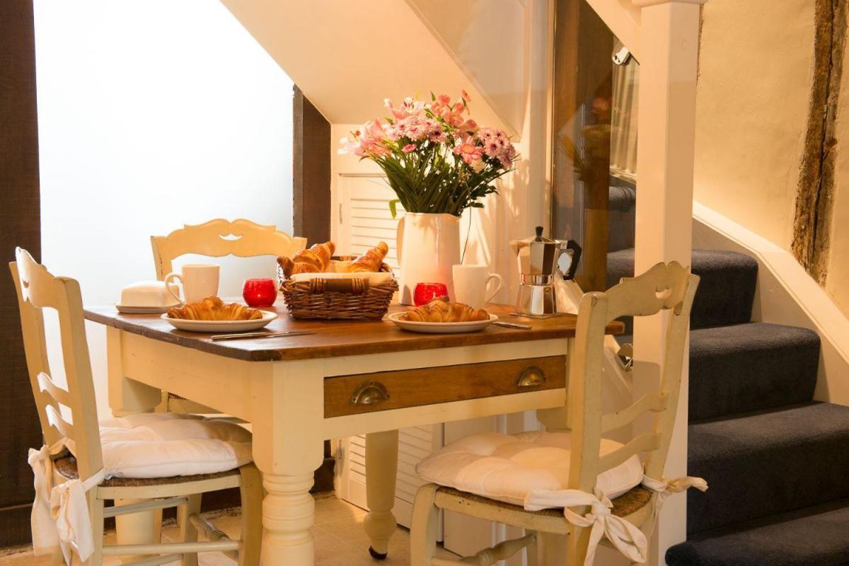 Meddlars A Historic Cottage On The Countryside Edge Of A Vibrant Market Town Hadleigh  Buitenkant foto