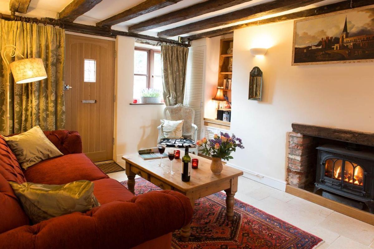Meddlars A Historic Cottage On The Countryside Edge Of A Vibrant Market Town Hadleigh  Buitenkant foto