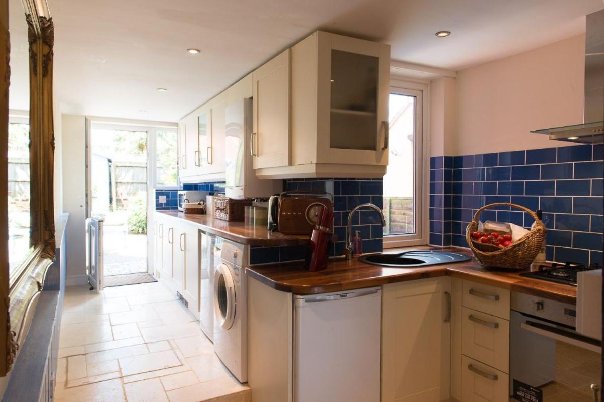 Meddlars A Historic Cottage On The Countryside Edge Of A Vibrant Market Town Hadleigh  Buitenkant foto