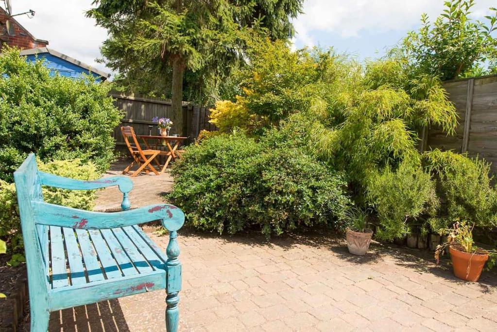 Meddlars A Historic Cottage On The Countryside Edge Of A Vibrant Market Town Hadleigh  Buitenkant foto