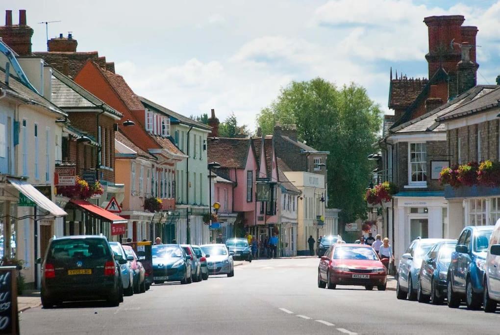 Meddlars A Historic Cottage On The Countryside Edge Of A Vibrant Market Town Hadleigh  Buitenkant foto