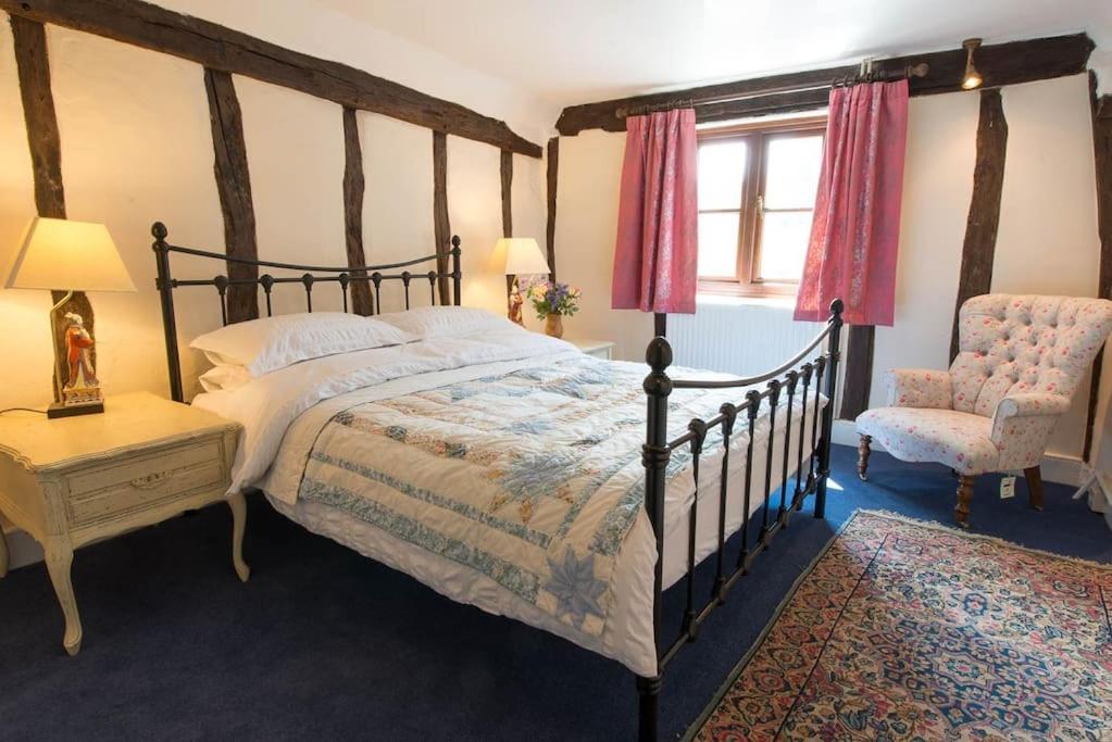 Meddlars A Historic Cottage On The Countryside Edge Of A Vibrant Market Town Hadleigh  Buitenkant foto